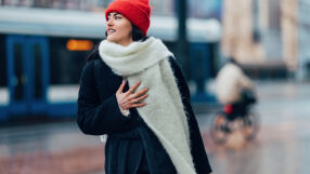 Носенето на шапка през зимата води до косопад? Ето какво да направите (ВИДЕО)