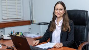 Коя е Ирина Щонова - новият министър на икономиката и индустрията в служебния кабинет на Андрей Гюров?