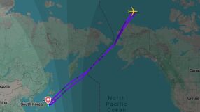 Самолет летя от Токио до Токио за...14 часа