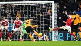 От 2:0 - 2:2! Арсенал се издъни срещу последния