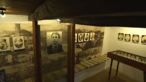 В дома на Левски: И днес стотици посетиха родната къща-музей на Васил Иванов Кунчев 