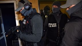 Спецакция на ГДБОП: Трима в ареста за на трафик на хора и сексуална експлоатация (СНИМКИ и ВИДЕО)