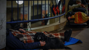 Взривове и предупреждение за ракетна атака в Киев