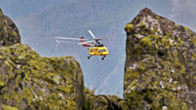 Спасителни екипи издирват от три дни 74-годишен турист 