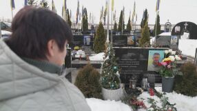 4 г. от войната в Украйна: Путин няма да спре, казва Олга, която губи сина си