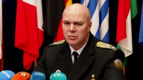 Командирът на Военноморските сили: Невъзможно е да се проникне в потъналия рибарски кораб
