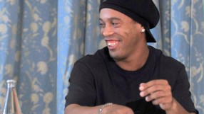 Роналдиньо атакува музикалната сцена със 