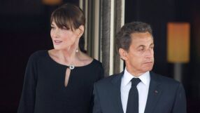 Съдят Никола Саркози и Карла Бруни - превърнали в развалини историческа сграда от 15. век