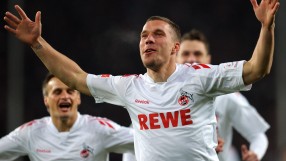 Подолски пристигна в Милано, до часове подписва с Интер