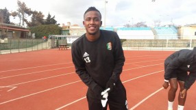 Колумбиец замества Асприля