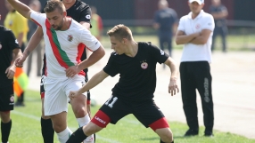 Фенове на Левски помагат на играч на ЦСКА