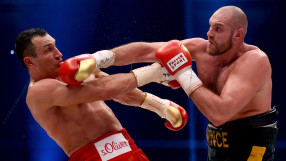 И клубовете от Манчестър се замесиха в съперничеството Фюри - Кличко