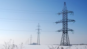 Телефонни измамници се представят за служители на