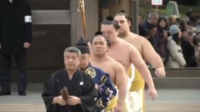 Най-добрите сумисти откриха годината с шоу в Токио (ВИДЕО)