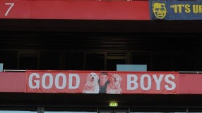 Атом и Хъмбър надъхват Алексис Санчес на 