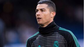 Направиха Роналдо и от лед