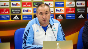 Казахстан прави Стоилов най-скъпоплатения български треньор в историята