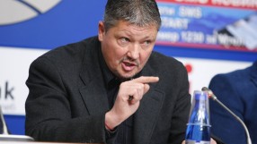Любо Пенев в преговори със Стоичков 
