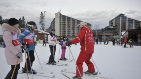 Стотици деца се включиха в Световния ден на снега в Боровец (СНИМКИ)