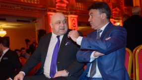 Кралев: Михайлов имаше болки в коляното. Казах му да се разтъпче (ВИДЕО)