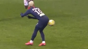 Неймар вече прави пасове и със задните си части (ВИДЕО)