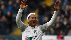 Роналдиньо скоро отново ще бъде милионер (ВИДЕО)