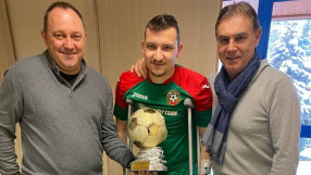 Неделев е опериран от светило в лечението на травми 