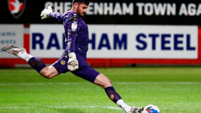 Вратар подобри световния рекорд за гол от дистанция (ВИДЕО)