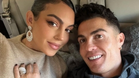 Джорджина показа бременно коремче от плажа в Дубай (СНИМКА)