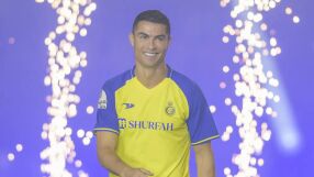 Направиха Роналдо капитан срещу Меси