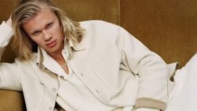 Холанд блесна на корица на модно списание с яке за 3800 паунда