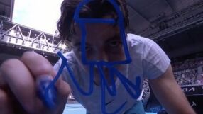 №9 в тениса втрещи с неприлична рисунка