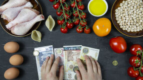 НСИ: Домакинствата харчат най-много за храна, жилище, данъци и осигуровки