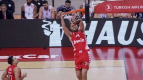 Везенков върна 