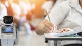 От двойки в училище до милиони: Пет души, които успяха въпреки слабите си оценки