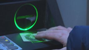 „Не работи, просто не работи“: Проблеми с тегленето на евро в първите часове на 2026 г. 