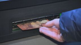 От днес депозитните банкомати поетапно започват да приемат евро