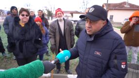 „Ако не оправят тока, затваряме моста за АЕЦ-а“: Село Долни Цибър заплаши с неподчинение заради спиране на тока и изгорели уреди