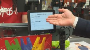 „И български ми дават, и лева ми дават“: Хаос по пазарите и объркване в каква валута да е рестото