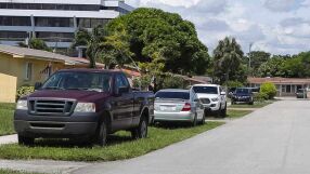 Заради паркиране на поляна жена дължи хиляди долари глоба