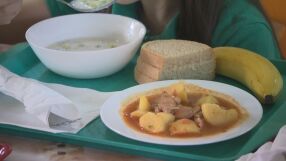 Инфлация или спекула с еврото: Скок в цените на училищните столове в София 