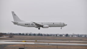 След заплахата на Тръмп: Американски шпионски самолет кръжи край Мексико