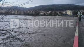 Наводнение в Крумовградско: Придошла река скъса мост в село Гривка (ВИДЕО)