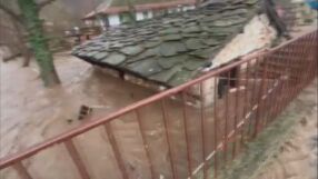 Мост се скъса и откъсна жителите на част от село в Родопите, безименна рекичка се превърна в стихия