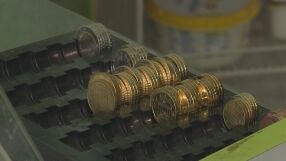 10 дни от приемането на еврото: Много от хората все още имат левове и пазаруват с тях