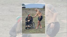 „Този кръст ще ѝ даде повече вяра“: Веселин предаде кръста от Йордановден на момиче в количка