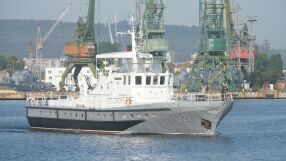 Турски кораби акостират в Бургас: Те са част от противоминна военноморска група в Черно море