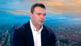 „Това не е срещу вас, баба ми е от вашата партия“: Калоян Паргов се срещнал с представители на Gen Z