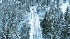 Екстремно ниски температури сковаха страната: "Черен лед" прави пътищата опасни (СНИМКИ)