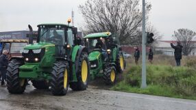 Гръцките фермери се заканват за пълна и безсрочна блокада на тежкотоварния трафик